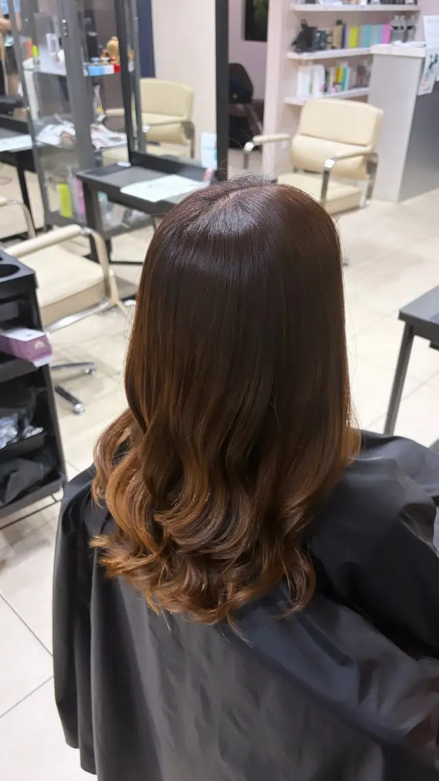 セミロング ヘアカラー Raruga🎀 淺野愛里のヘアスタイル