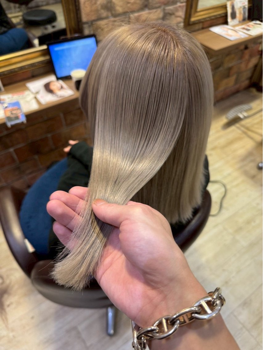 ロング カラー ベージュカラー ブリーチ ハイトーンカラー ヘアカラー 田中 元規のヘアスタイル