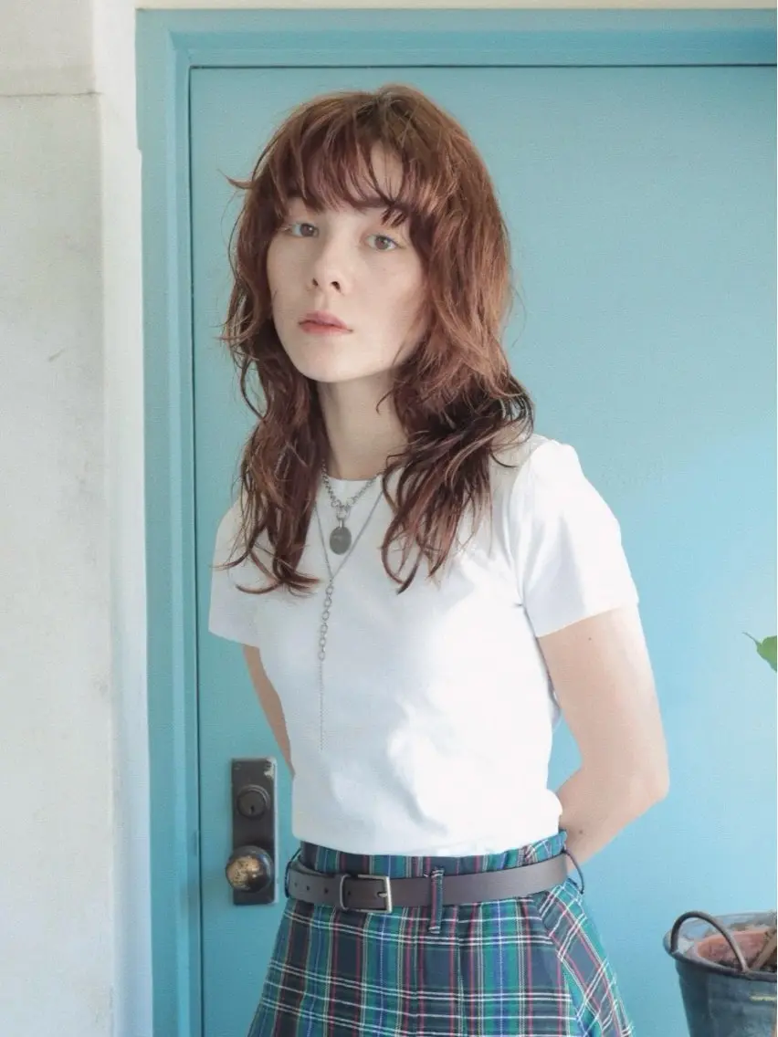 セミロング カラー スギヤマ ショウゴのヘアスタイル
