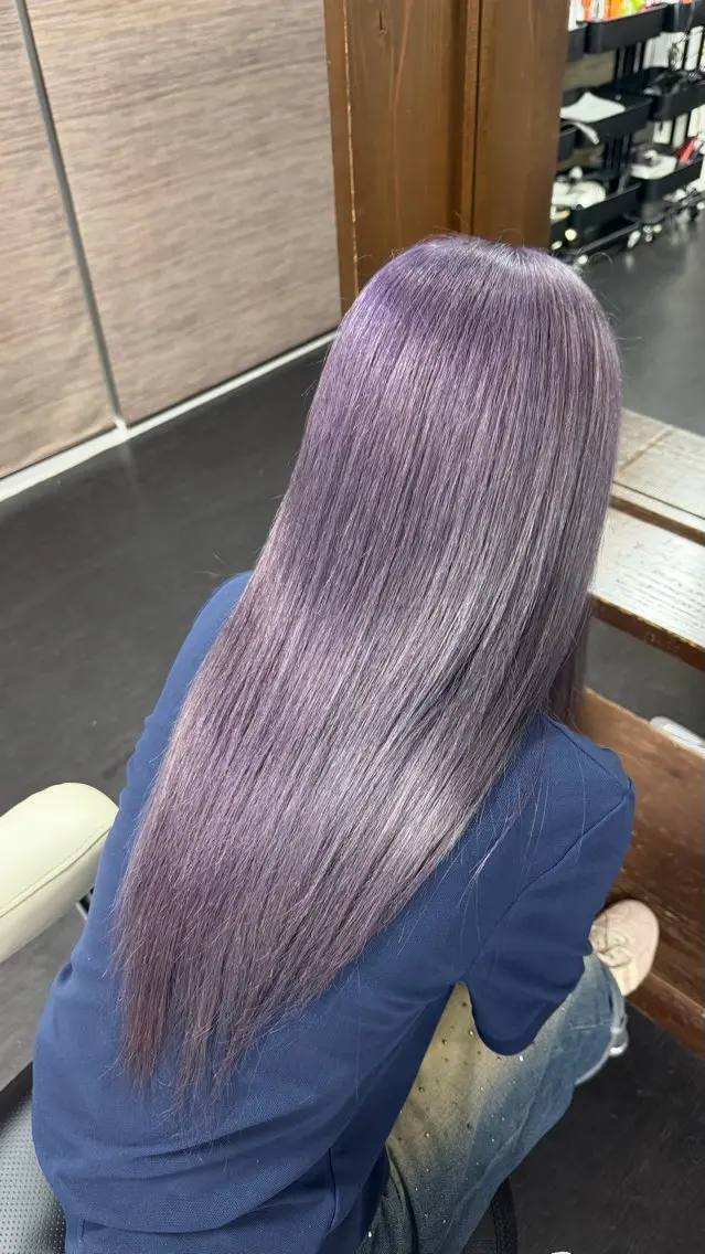 ロング ヘアカラー OTOHA OLUOLUのヘアスタイル