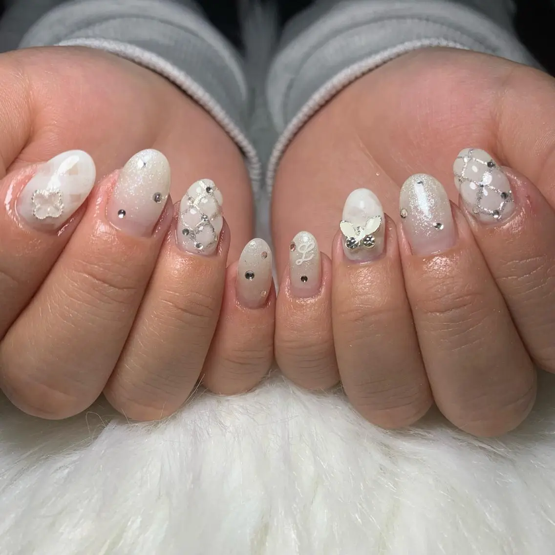 ネイル グラデーション ホワイト happiness nailのネイルデザイン