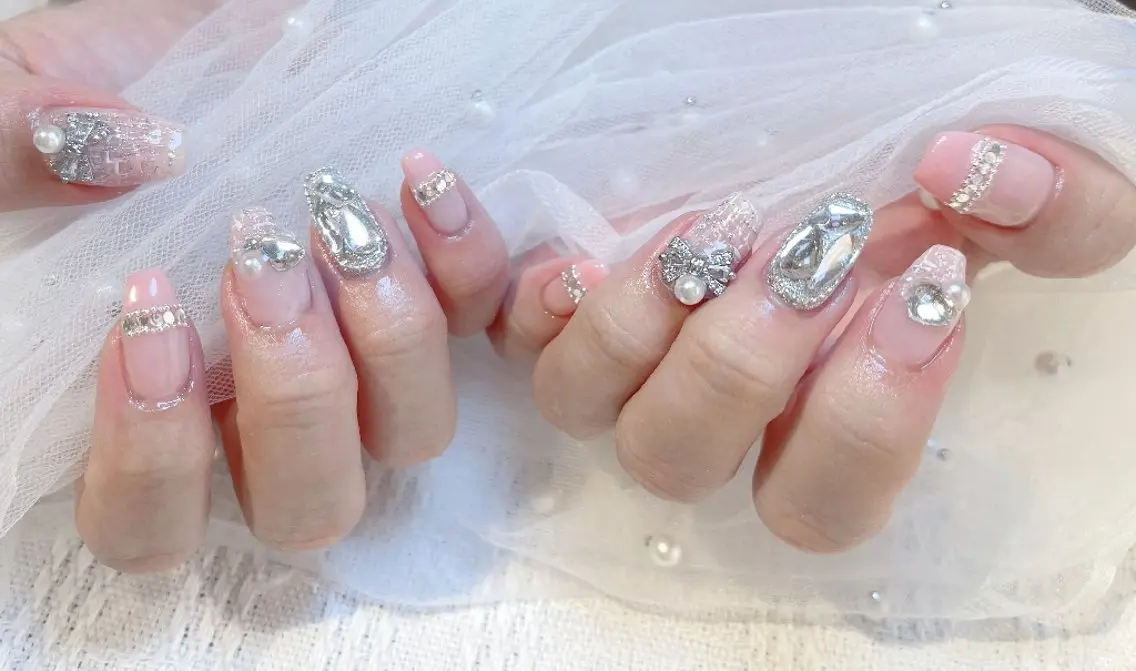 セミロング ninabeauty 新宿のネイルデザイン