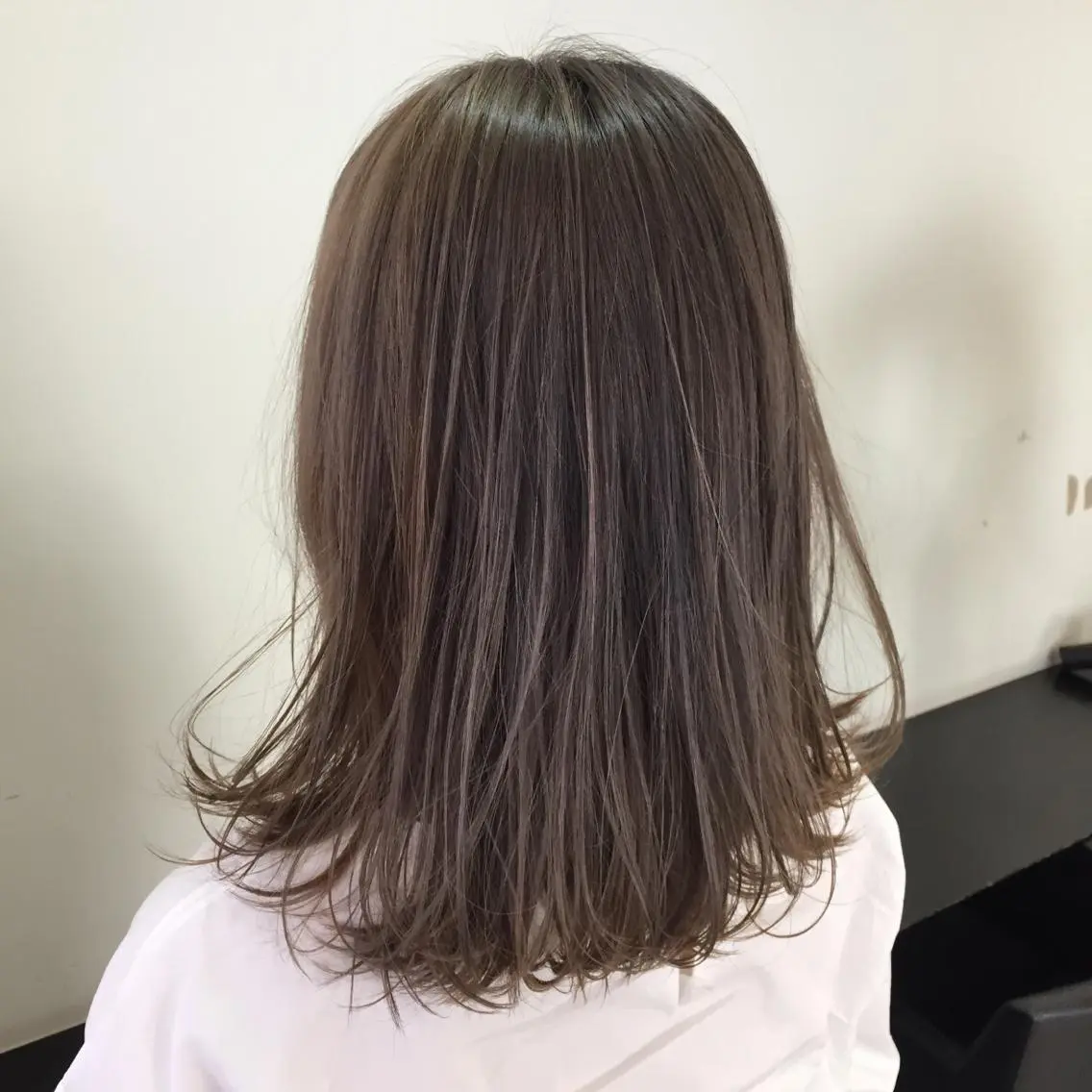カラー アッシュ カット mayu .のヘアスタイル