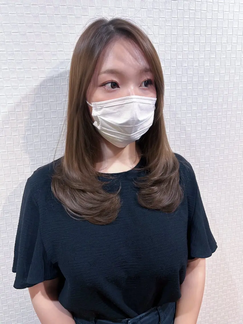 セミロング レイヤーカット 柔らか垢抜けｶﾗｰと ｶｯﾄ🫧ASUKAのヘアスタイル
