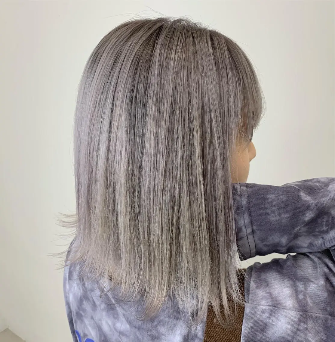 ミディアム カット ヘアカラー トリートメント 山田 絵里菜のヘアスタイル