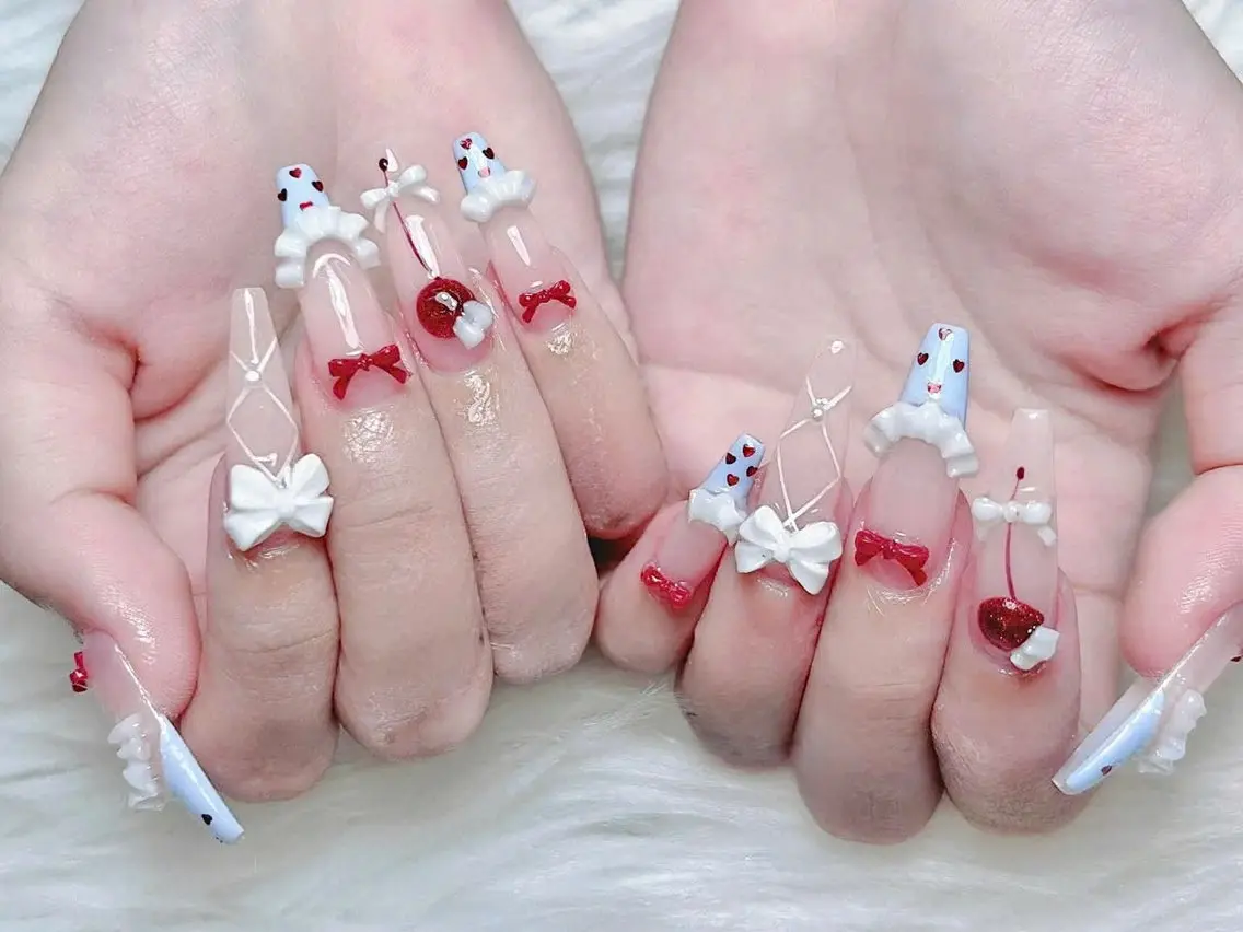 ネイル アートネイル ボルドー フレンチネイル ジェルネイル 氷ネイル・うるうるネイル ハンドネイル Julie NailSalonのネイルデザイン
