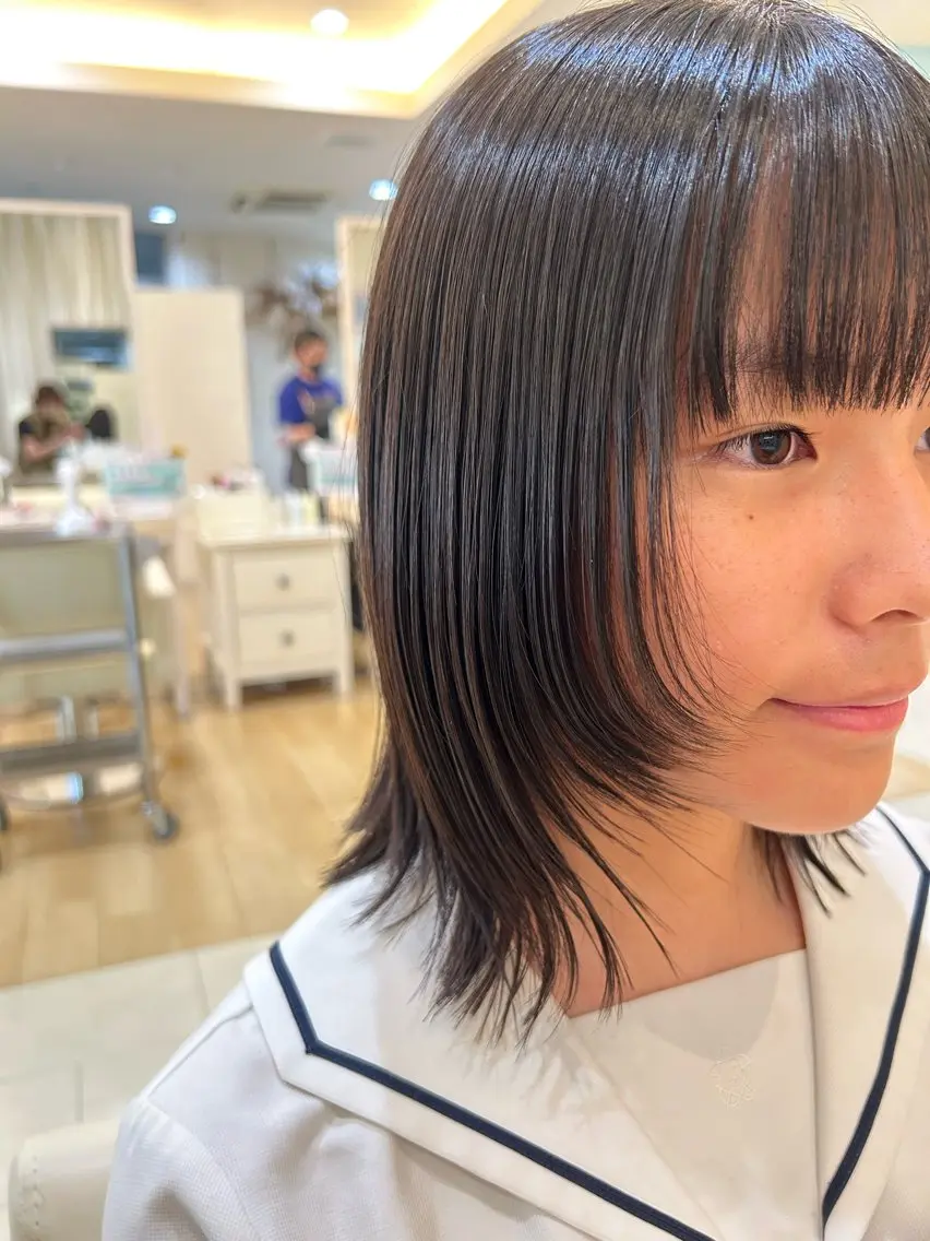ミディアム 生島 実咲のヘアスタイル