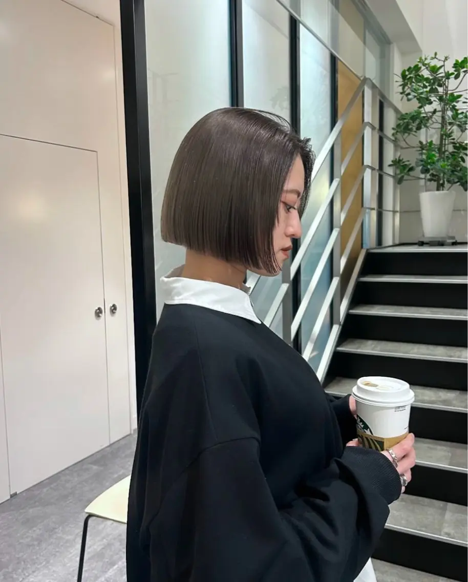 ミディアム カラー パーマ ヘアアレンジ キッズ ブリーチ グレージュ シルバー ボブ カット ヘアカラー トリートメント stylist 🌸 kana.のヘアスタイル