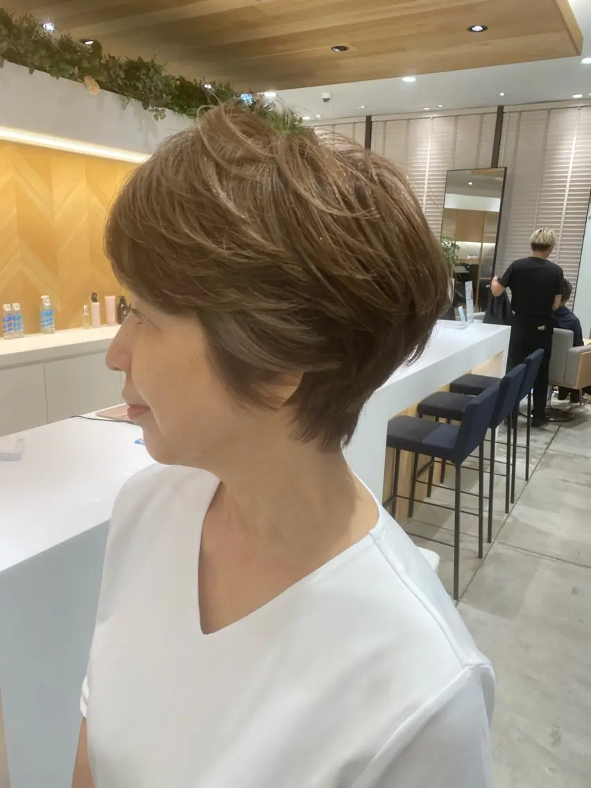 ショート カラー 平沢 真司のヘアスタイル
