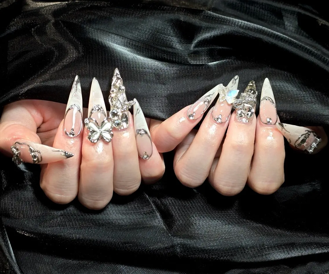 ネイル オーロラネイル チークネイル フットネイル フレンチネイル ジェルネイル Nichi Nail Salonのネイルデザイン