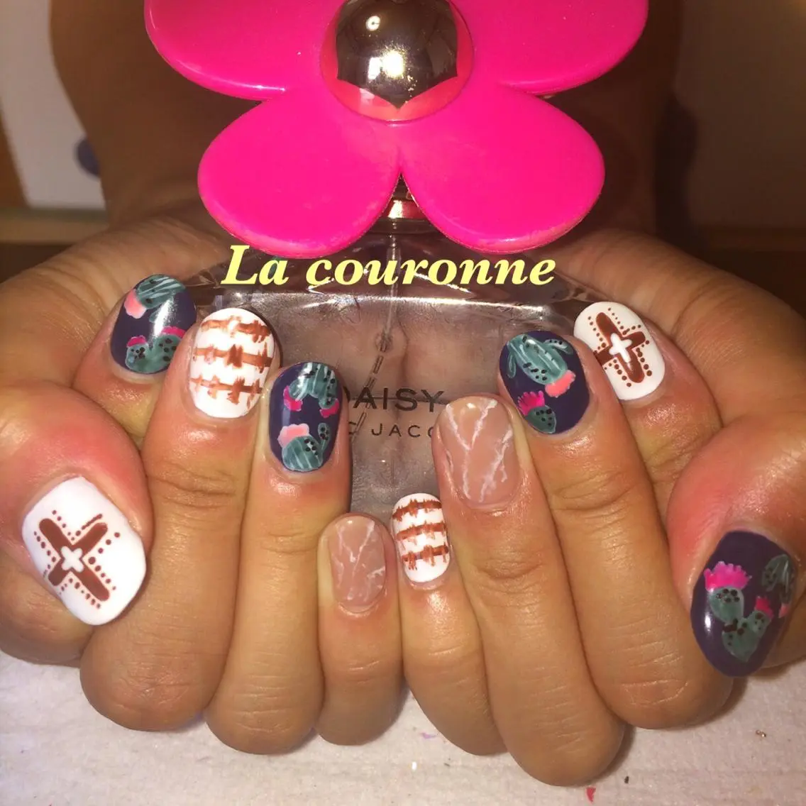 ネイル Lacouronne NATSUMIのネイルデザイン