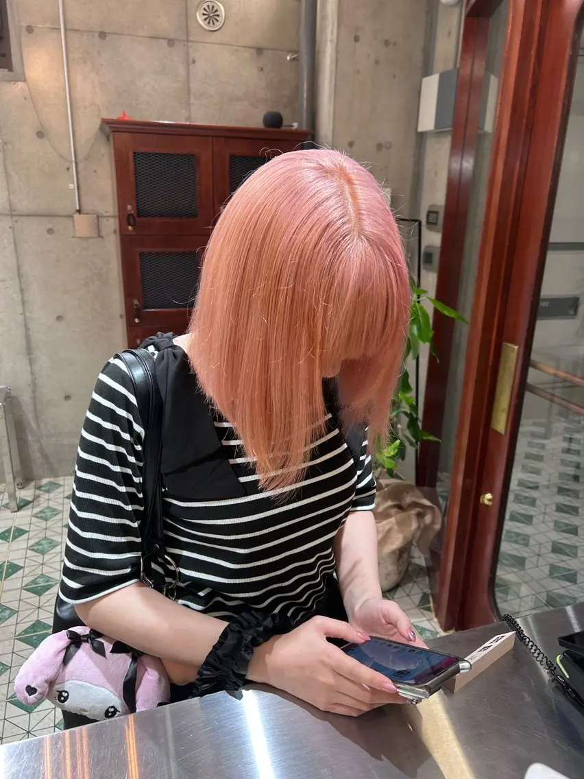 ショート カラー ヘアカラー 閼伽井 誇和のヘアスタイル
