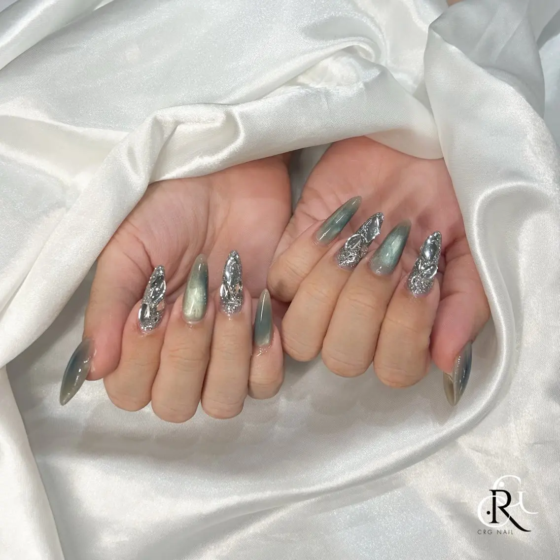 ロング ハンドネイル 美フォルムスカルプ✨ RENAのネイルデザイン