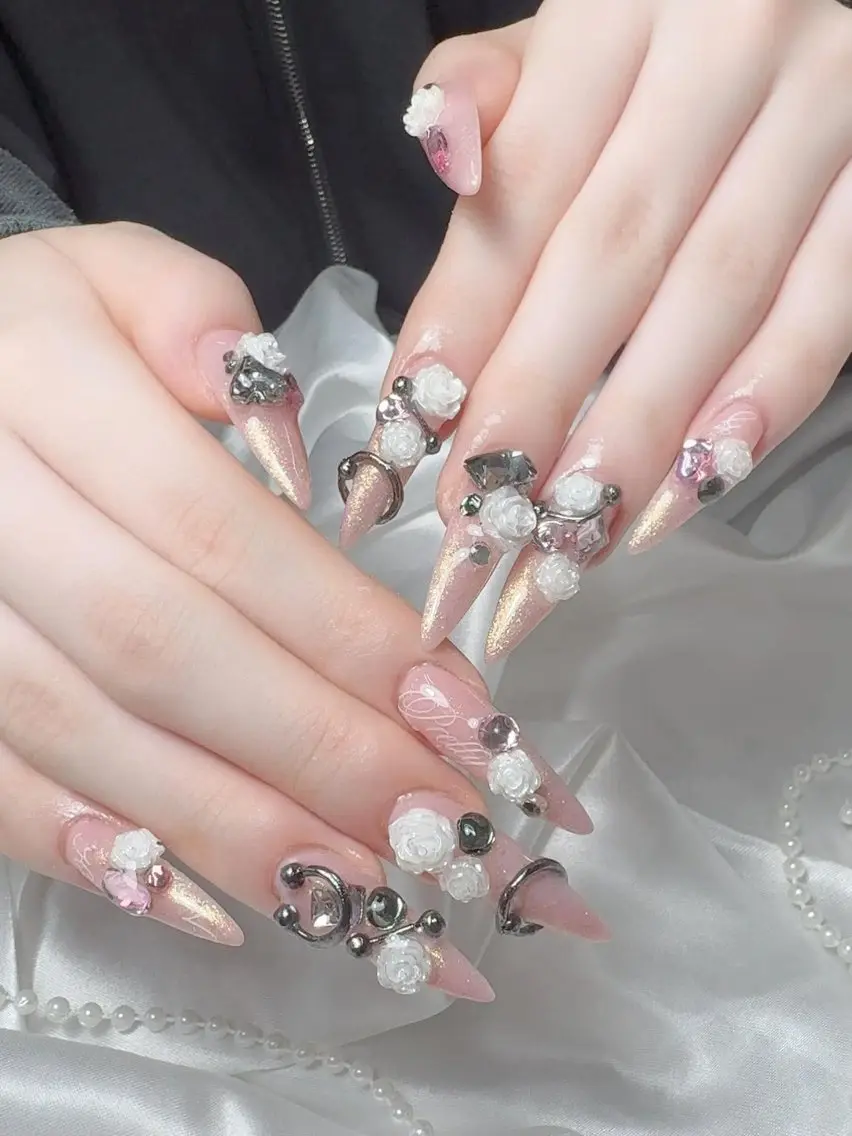 ネイル グラデーション 韓国ネイル マグネットネイル ニュアンスネイル オフィスネイル ハンドネイル Hana Rose Nailのネイルデザイン