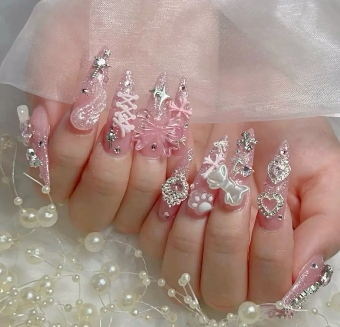 ネイル アートネイル ボルドー フレンチネイル ジェルネイル 氷ネイル・うるうるネイル ハンドネイル Julie NailSalonのネイルデザイン