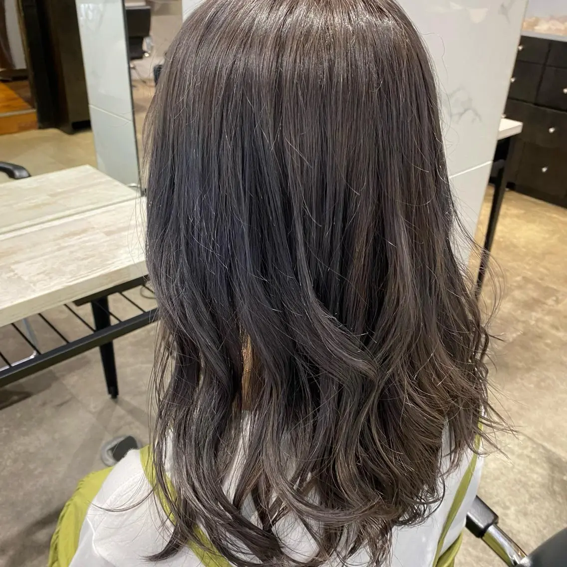 セミロング カラー グレージュ 増子 祐太朗のヘアスタイル