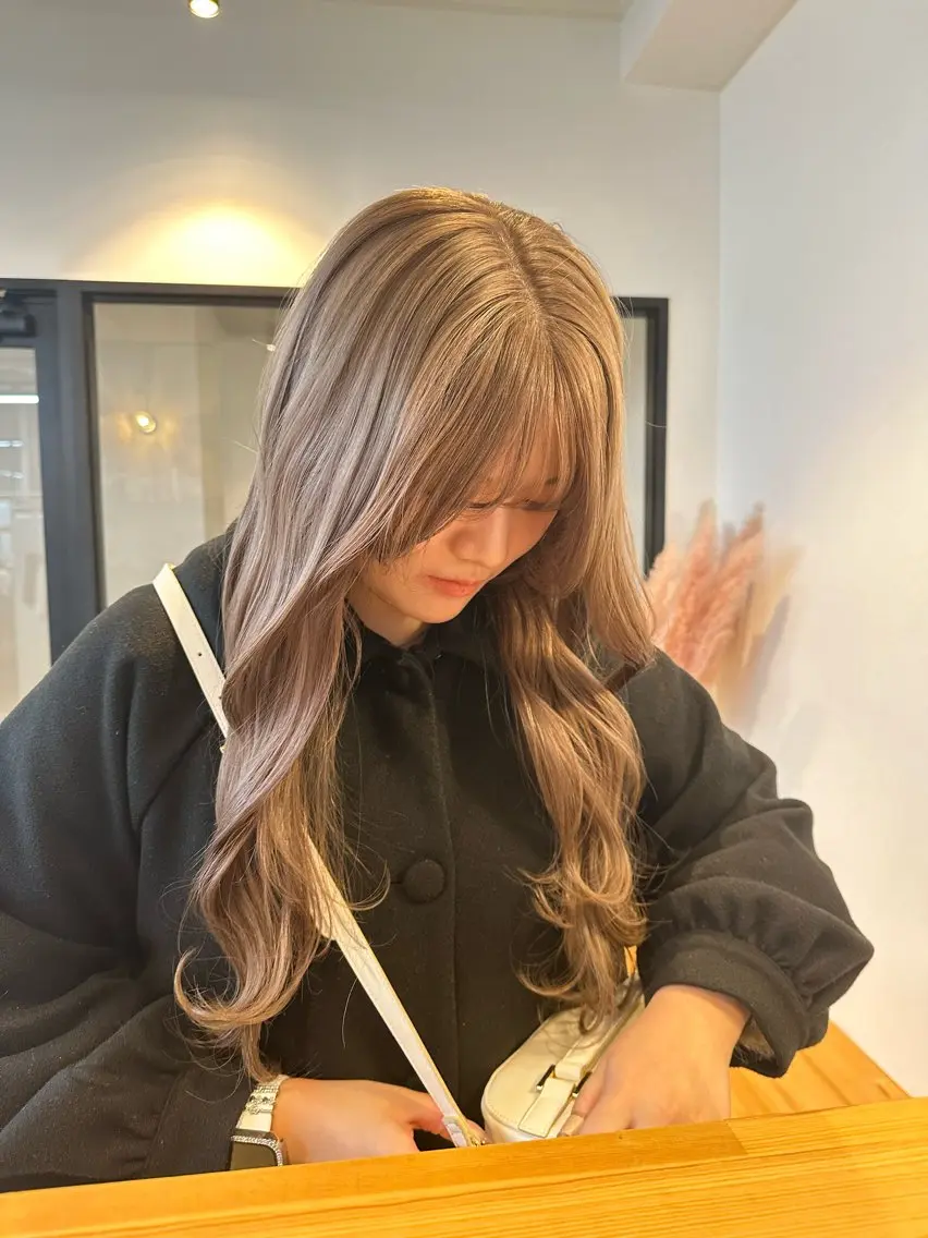 ロング ヘアカラー トリートメント yuika .のヘアスタイル