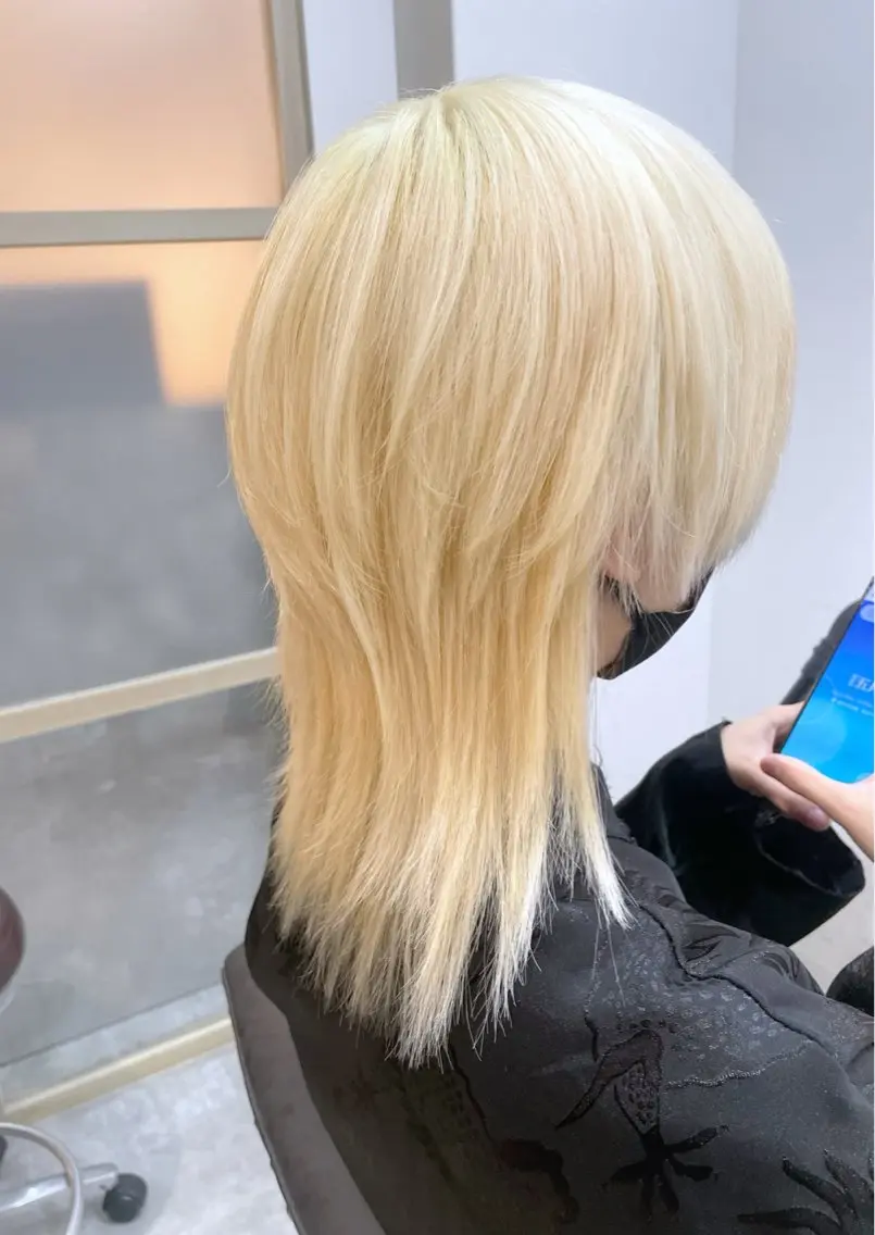 ミディアム カラー ボブ ウルフカット ☁️ケアブリーチ￤ ウルフ￤Shioriのヘアスタイル