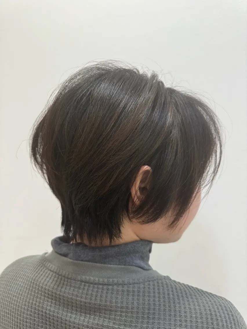 ショート カラー ショートボブ ハイライトカラー ボブ ハイライト ショートヘア 小西 麗歌のヘアスタイル