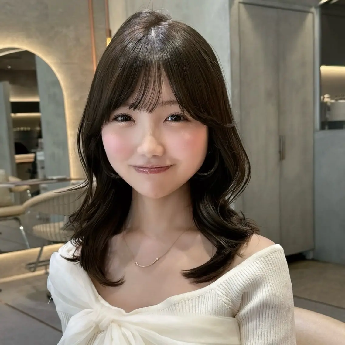ミディアム カラー ヘアカラー トリートメント るーく/透明感カラー /縮毛矯正/髪質改善のヘアスタイル