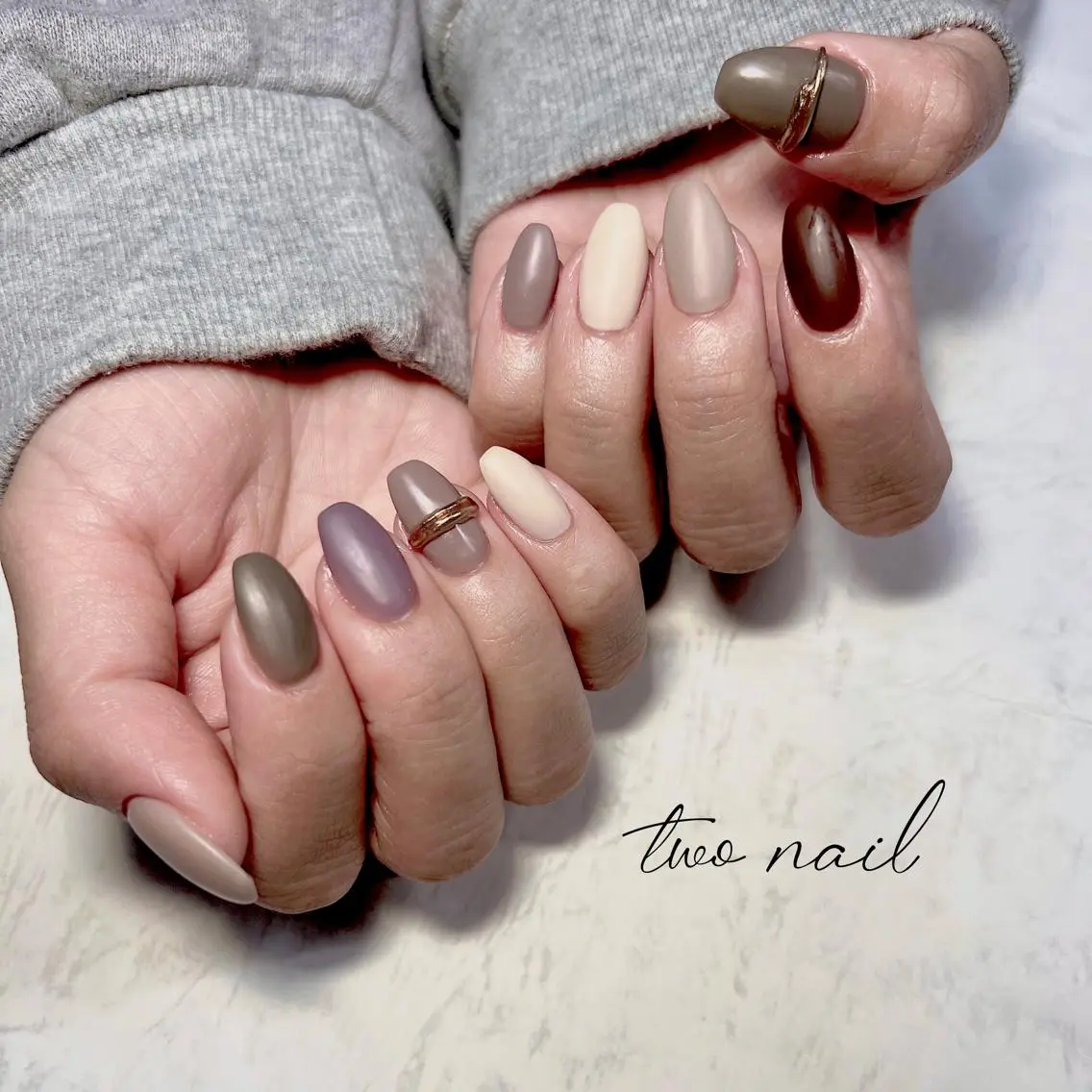 ネイル アートネイル ブラウン フットネイル ハート ニュアンスネイル two nailのネイルデザイン