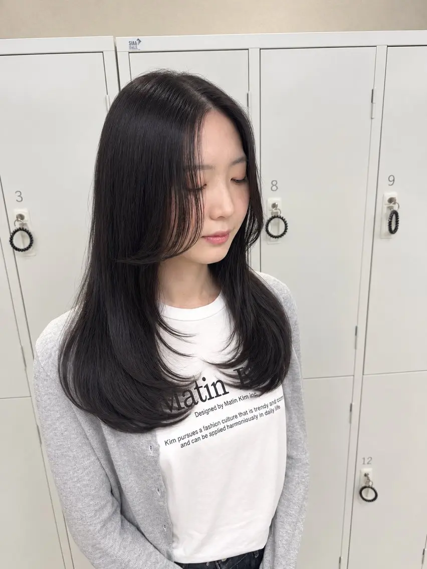 ロング カット ヘアカラー トリートメント ニシカワ ユズミのヘアスタイル