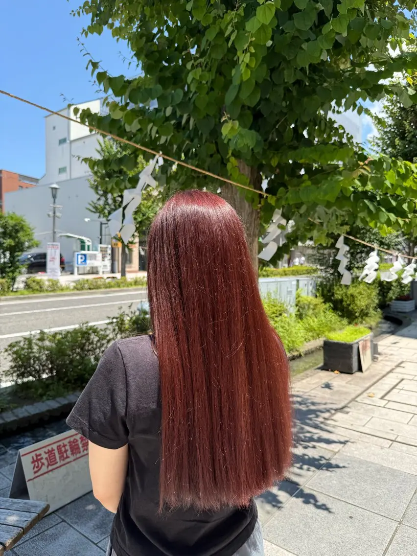 ロング カラー レッドカラー レディースモデル募集 角快利のヘアスタイル