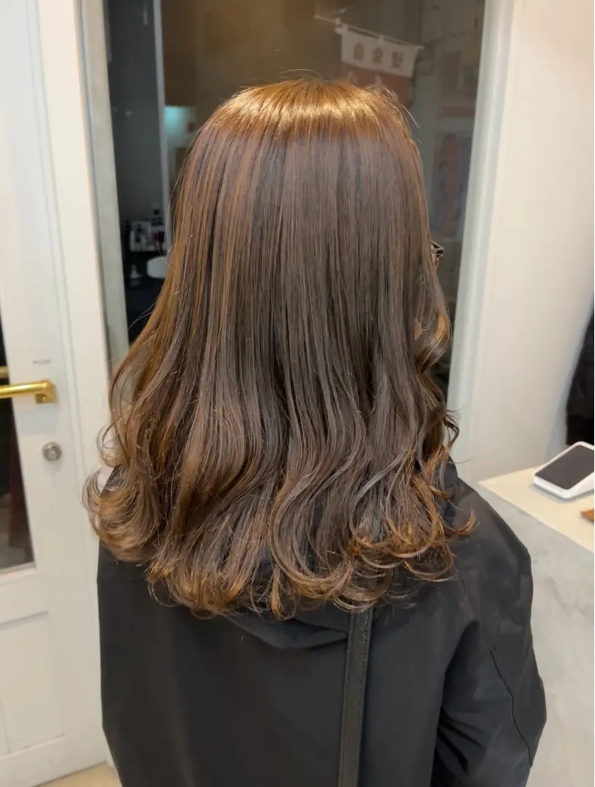 ロング カラー ベージュカラー FERIA あべの yumeho🍭のヘアスタイル