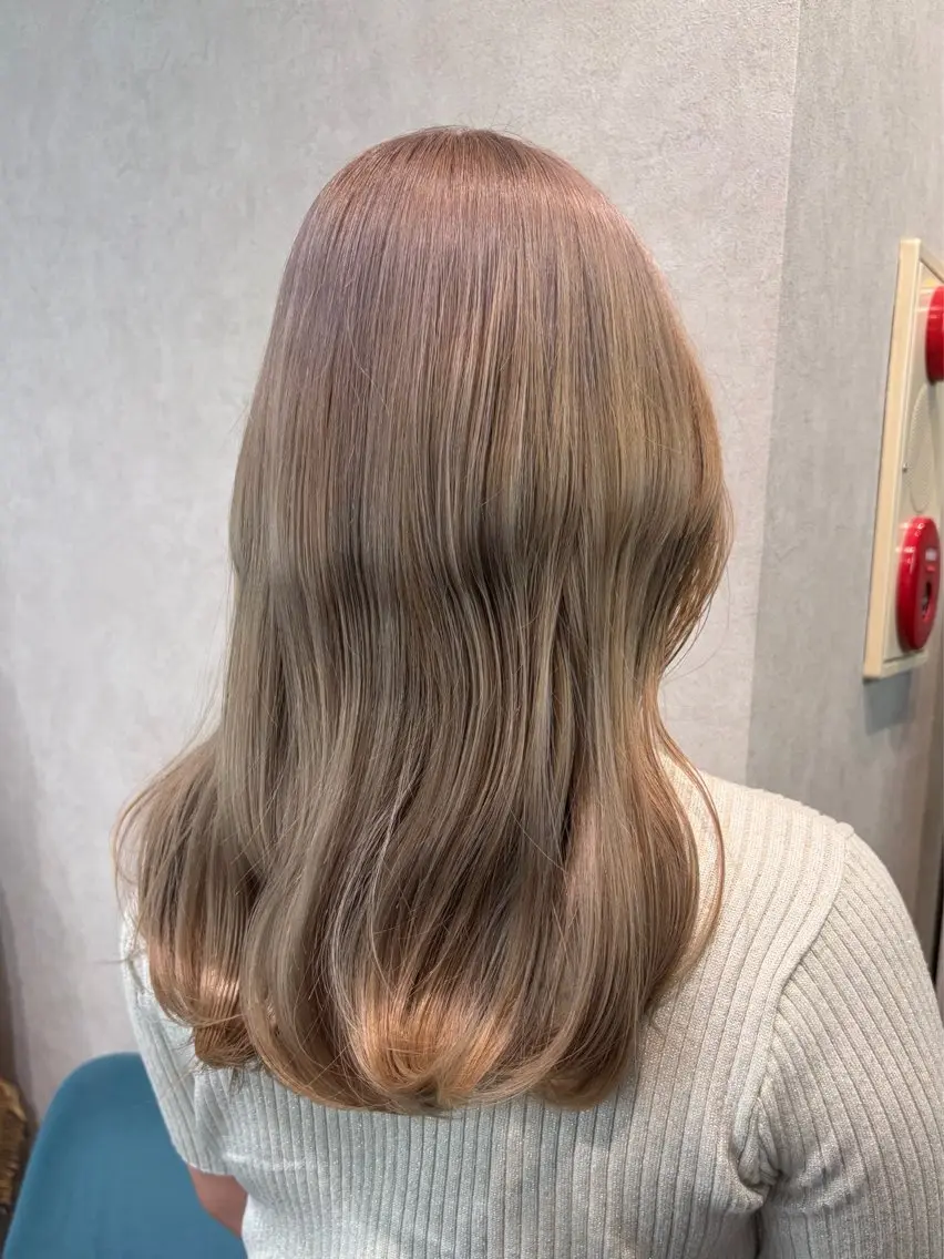 ミディアム カラー グレージュ ヘアカラー 透明感カラー🫧🎀 まりなのヘアスタイル