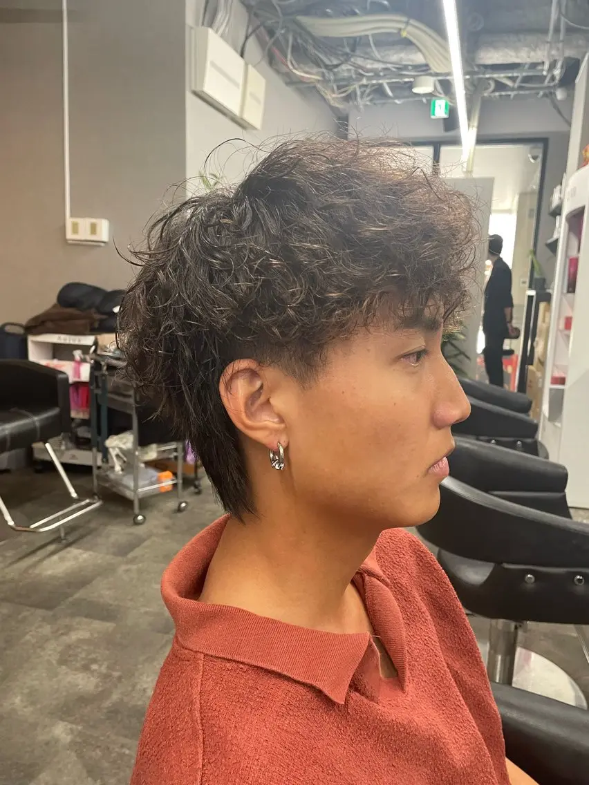 【⭐️メンズカット，パーマ．🌀特殊パーマ系は4000円⭐️】の写真