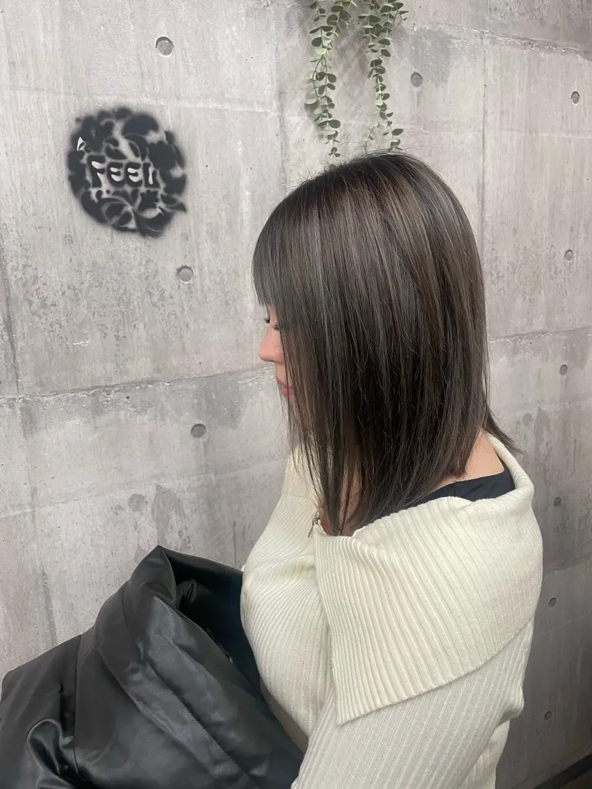 セミロング カラー 藤田 麗安のヘアスタイル