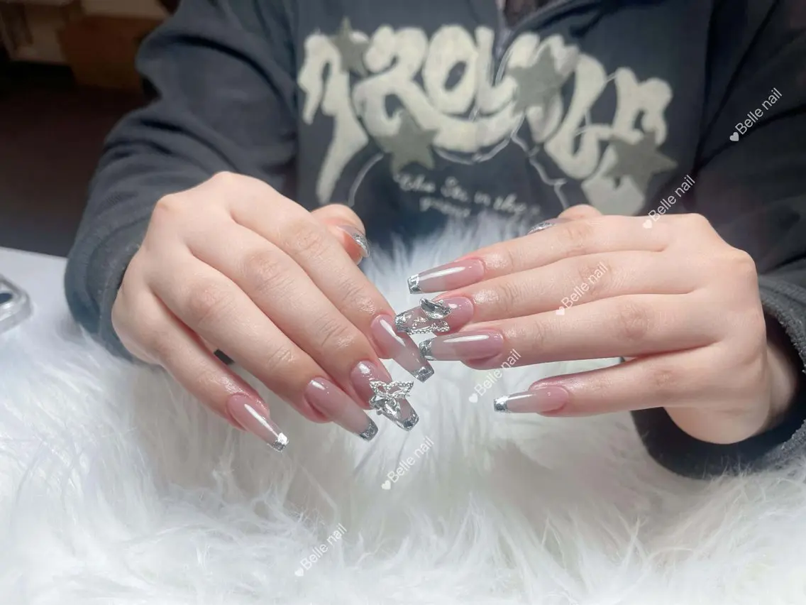 ［チップ長さだし］🎀ガラスフレンチ、フレンチネイル<シフトジェルオフ無料> (ベース色付き)（長さ出しオフ有料）の写真