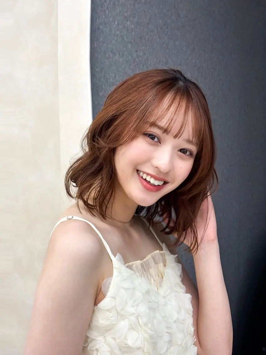 ショート カット ブリーチデザイン| レイヤー|小寺 葵のヘアスタイル