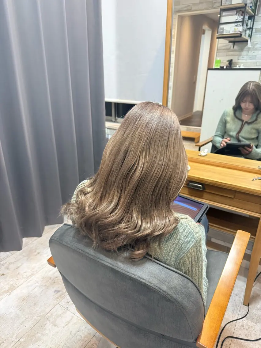 セミロング カラー 🌈ᵕ̈*阿部 光✨✨✨のヘアスタイル