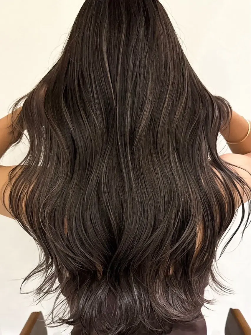 ロング カラー ハイライトカラー ハイライト 新實 ゆりあのヘアスタイル