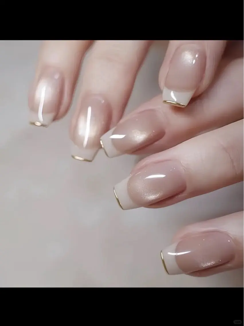 ネイル アートネイル フレンチネイル 朝倉 澪のネイルデザイン