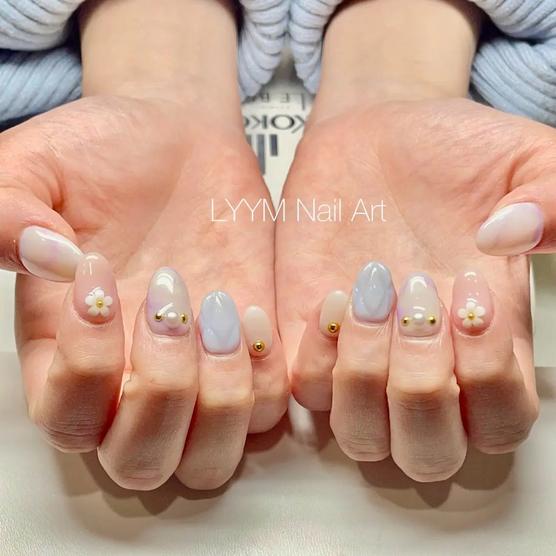 ネイル オフィスネイル ホワイト ハンドネイル LYYM Salonのネイルデザイン