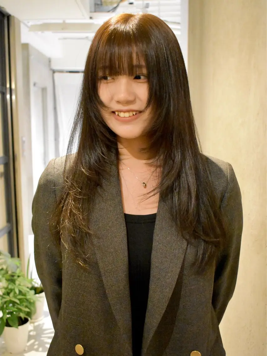 ロング マツイ モモノのヘアスタイル