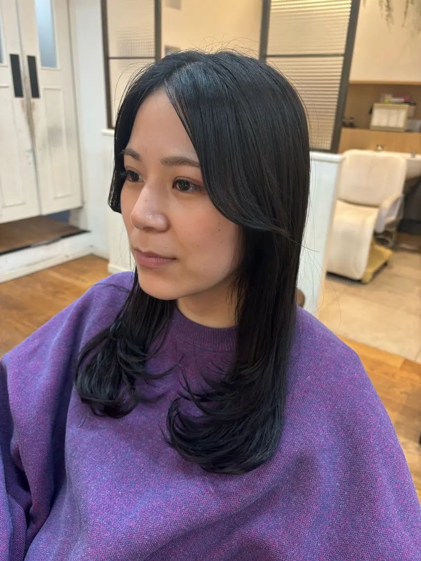 セミロング レイヤーカット カット トリートメント 韓国ヘア sasugaのヘアスタイル