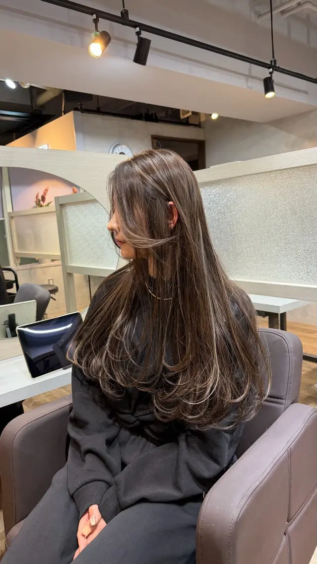ロング カラー ハイライトカラー ハイライト レイヤーカット 心斎橋なんば 大野竜輝のヘアスタイル