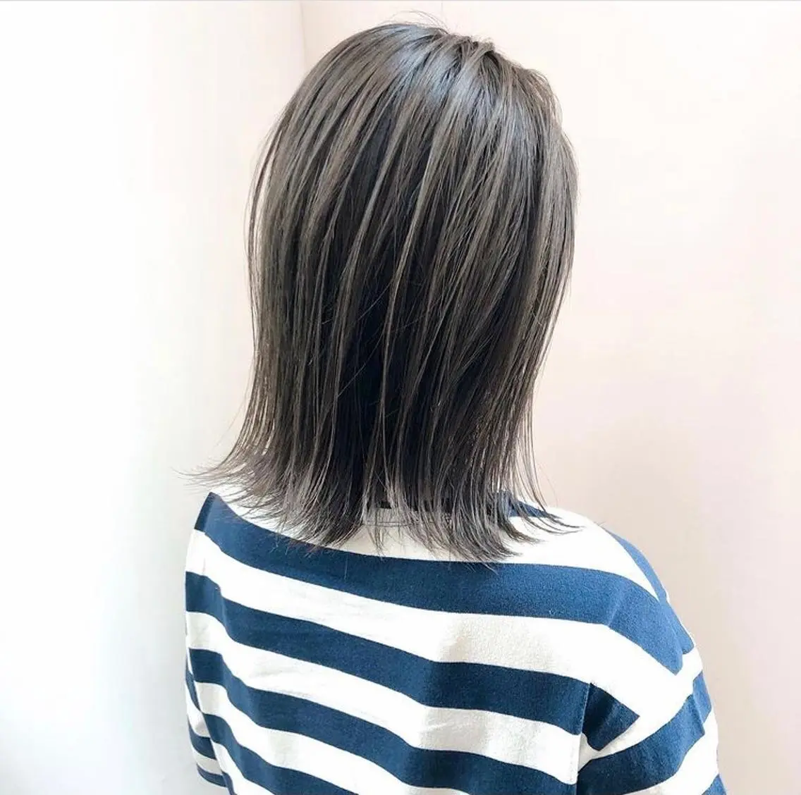 ミディアム カラー カット ヘアカラー HATSUMEI ゆうまのヘアスタイル