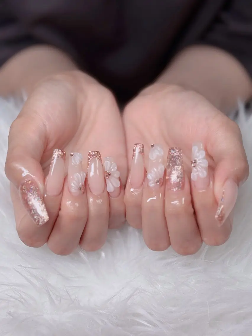 ネイル オーロラネイル フレンチネイル ジェルネイル ハロウィン キラキラネイル ハンドネイル H.baby Nail Salonのネイルデザイン