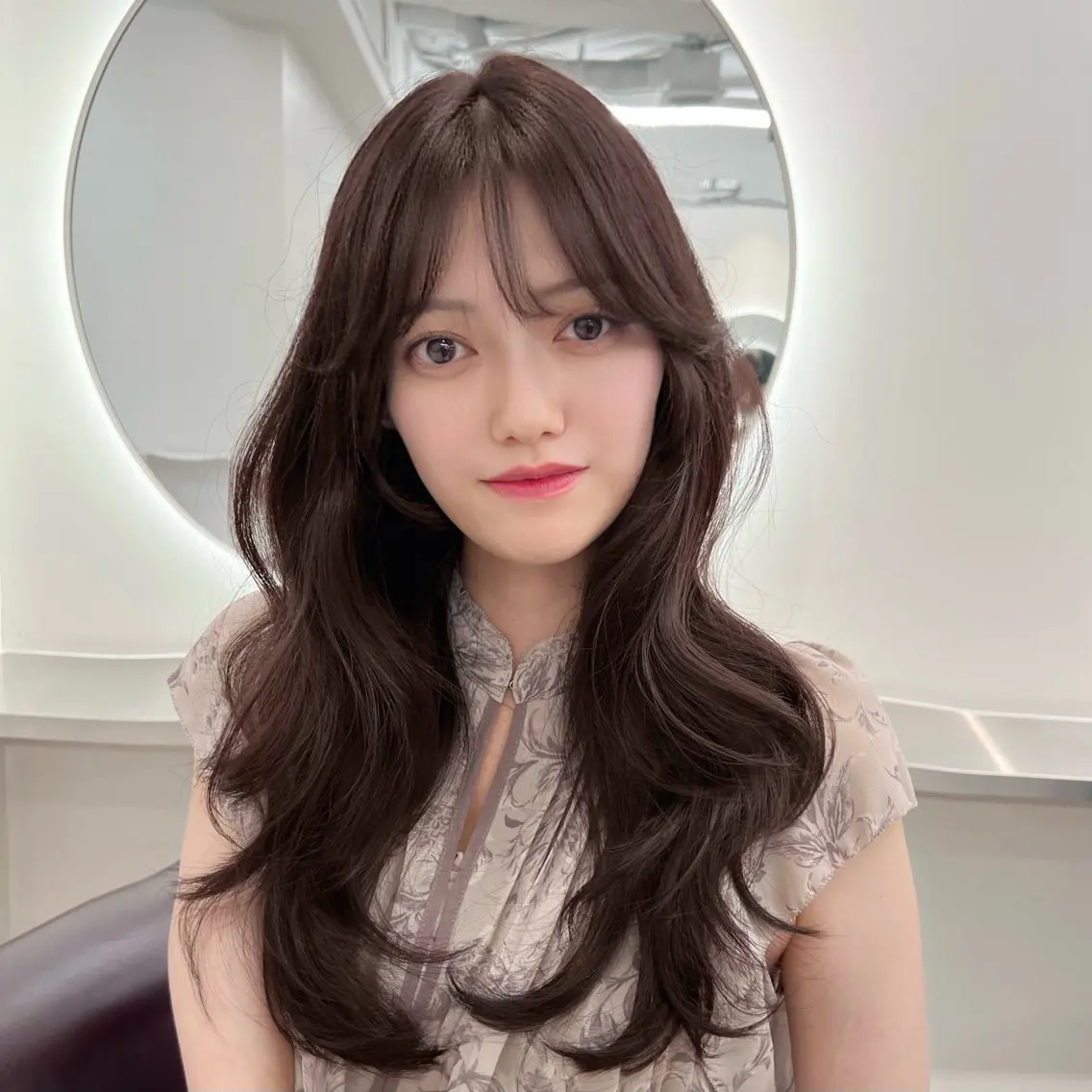 ロング カラー ブラウンカラー ラベンダーカラー カット ヘアカラー トリートメント ヘアセット 韓国ヘア/透明感 カラー🤍yukaのヘアスタイル