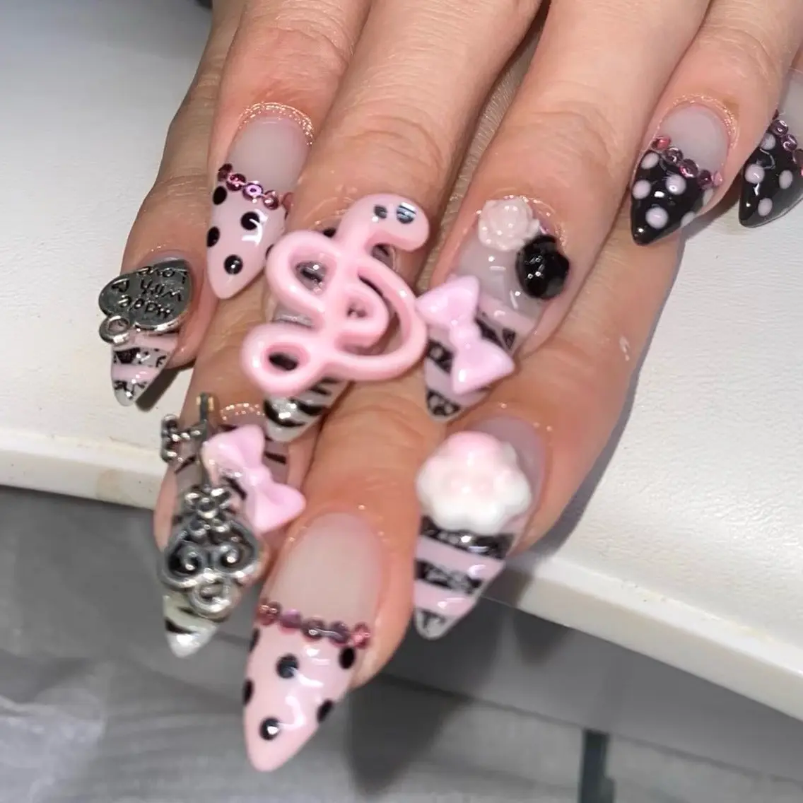 ネイル ハンドネイル ꒰ঌheaven໒꒱ ayaneのネイルデザイン