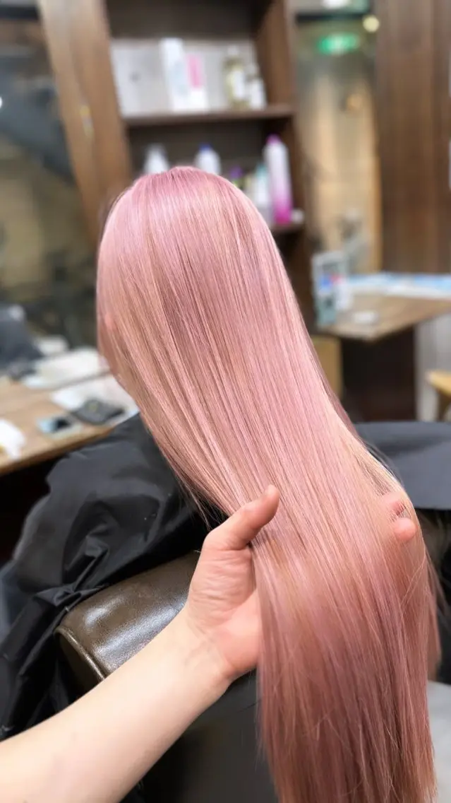 ロング カラー ブリーチ ピンクカラー ヘアカラー トリートメント ヘアセット 難波ブリーチカラー 伊藤洋輝のヘアスタイル