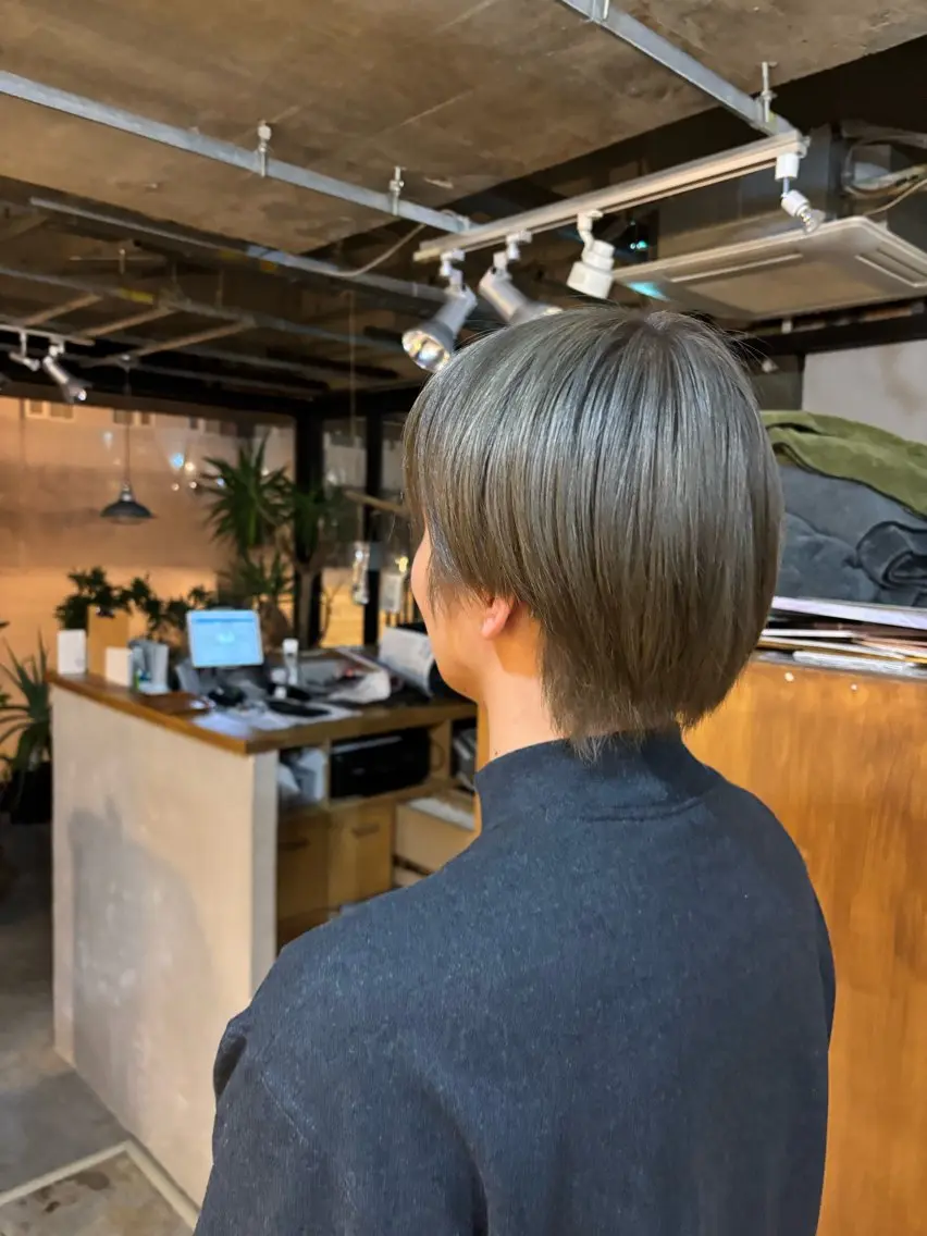 ショート カラー ヘアカラー 松倉 沙奈のヘアスタイル