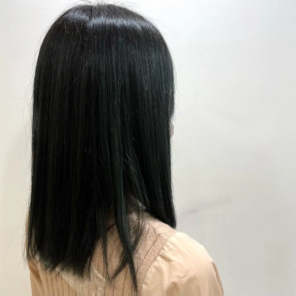 ミディアム カラー ブルーカラー 🍮中山詩乃🍮顔 まわりデザイン◎のヘアスタイル