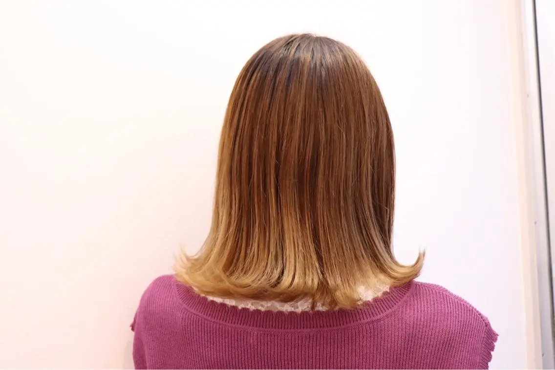 ミディアム カラー 野々村 裕菜のヘアスタイル