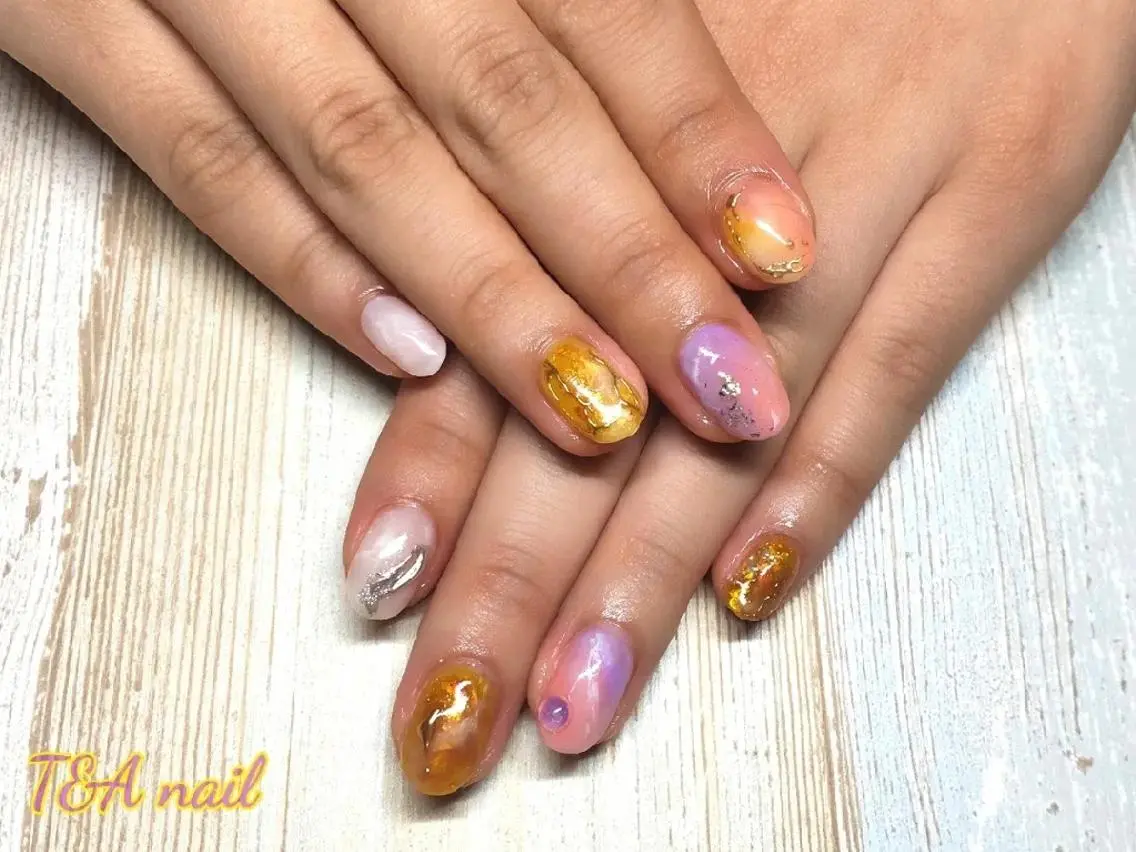 ミディアム ネイル イエローカラー ジェルネイル ニュアンスネイル スカルプネイル 黄色 T&A nailのネイルデザイン