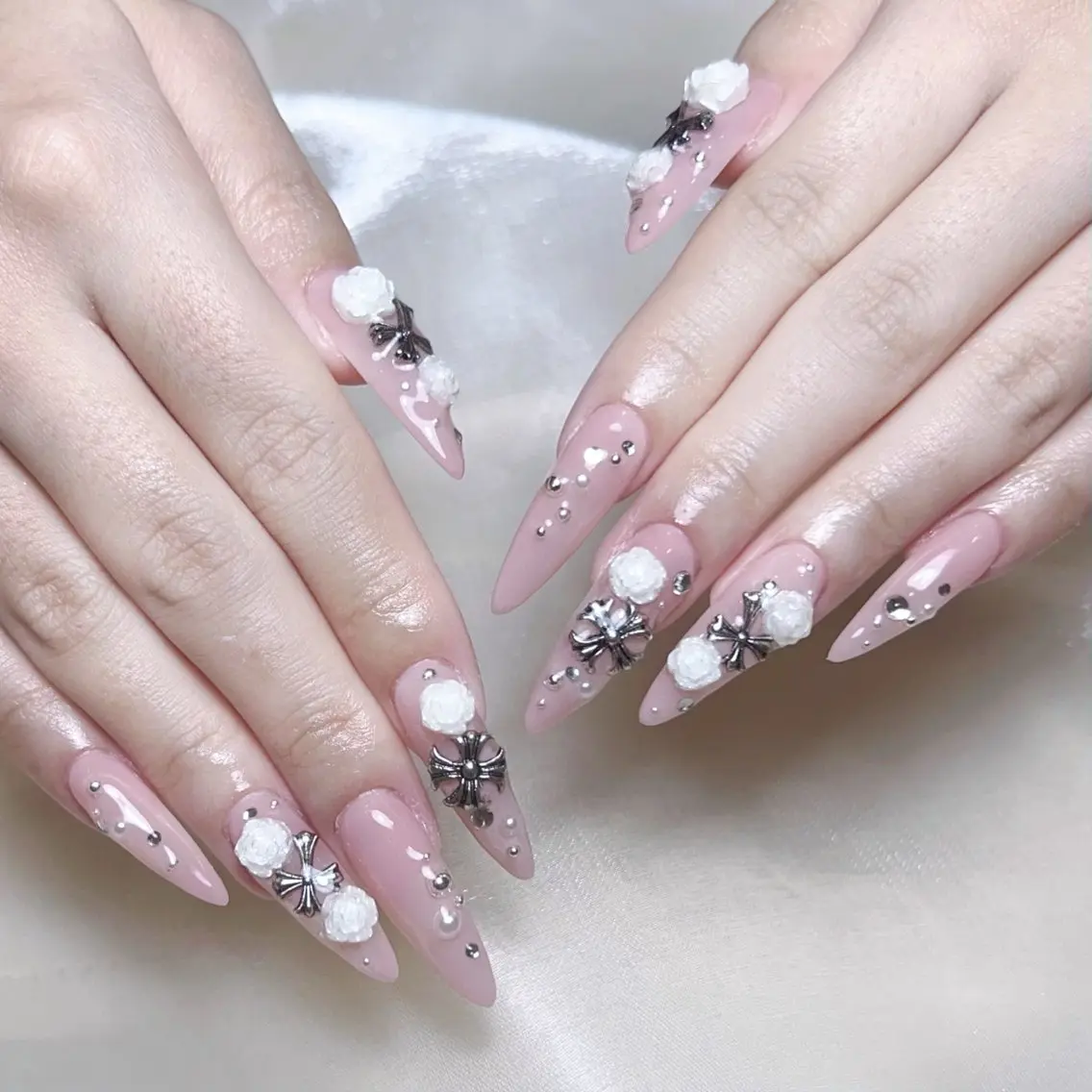 メンズ ネイル メンズ韓国風 アートネイル オーロラネイル ガーリー キラキラネイル ハンドネイル Nail salon 木にいるのネイルデザイン